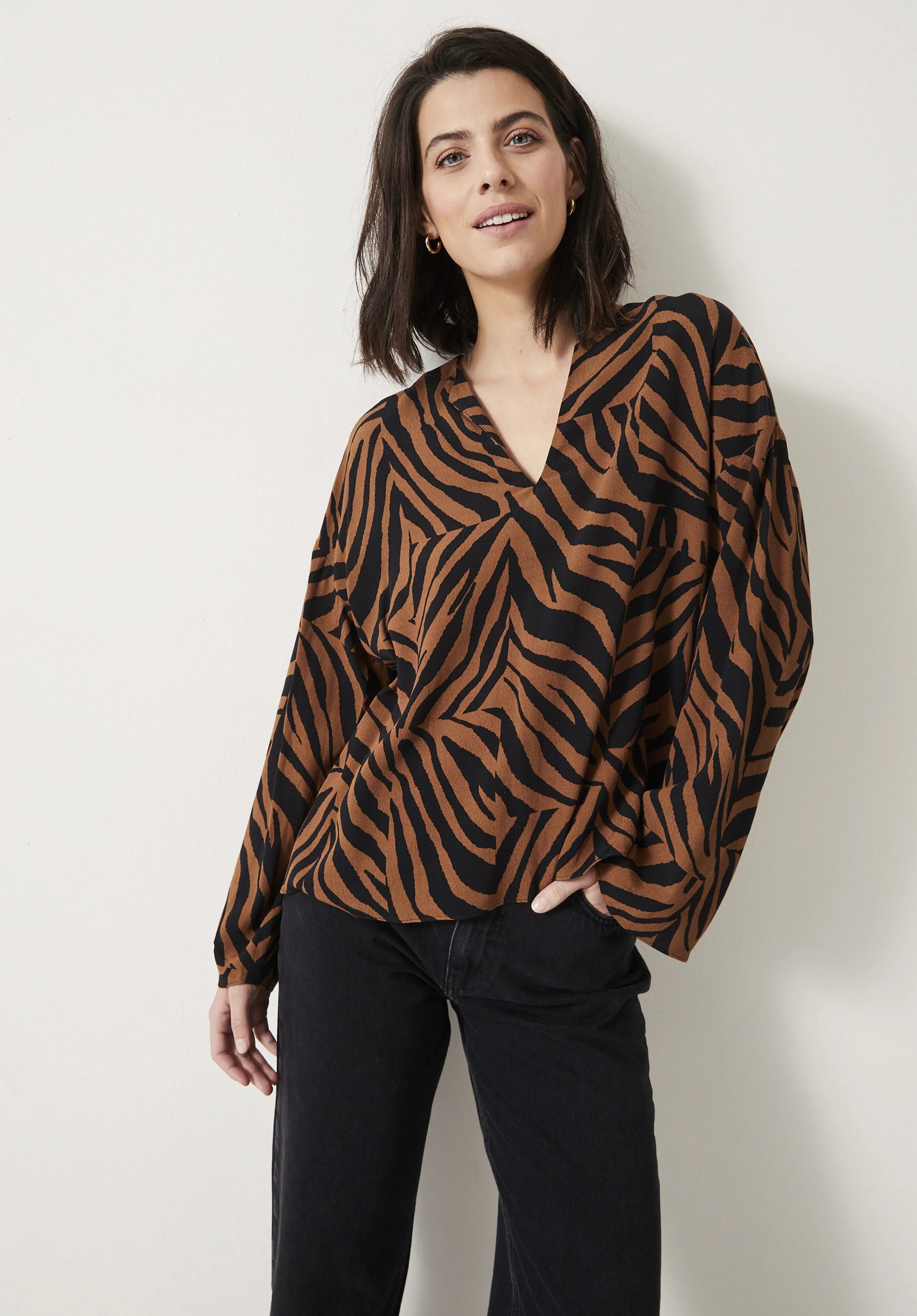 Lauren Notch Neck Top